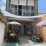 Dharmia بيت للعطل